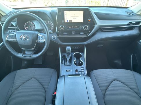 Certified 2025 Toyota Highlander LE image 20