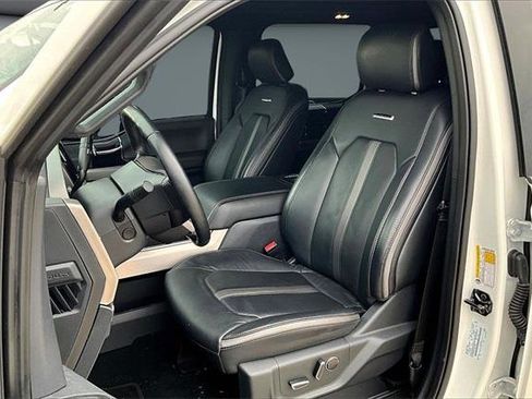 Used 2022 Ford F450 Platinum w/ FX4 Off-Road Package image 23