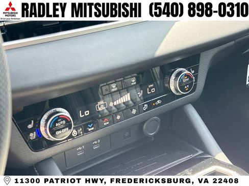 New 2026 Mitsubishi Outlander SEL image 10