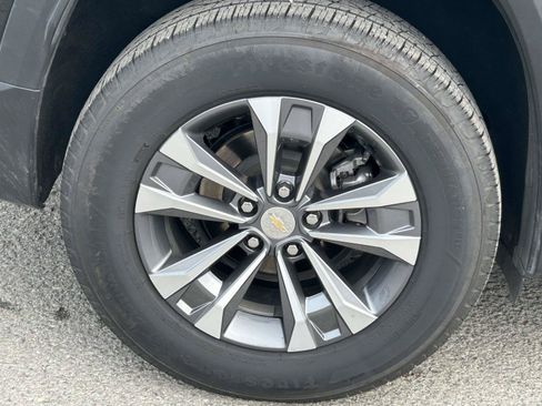 Used 2026 Chevrolet Equinox LT FWD image 9