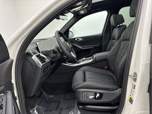 New 2026 BMW X5 xDrive50e w/ Climate Comfort Package image 25