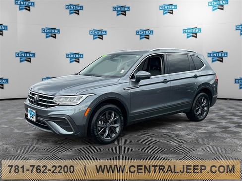 Used 2022 Volkswagen Tiguan SE image 1