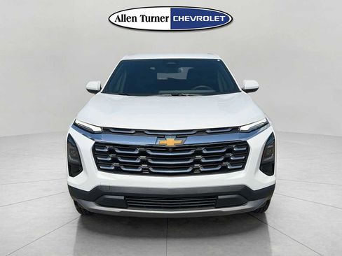 New 2026 Chevrolet Equinox LT FWD image 2