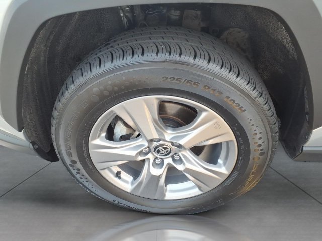 Used 2024 Toyota RAV4 XLE FWD image 27