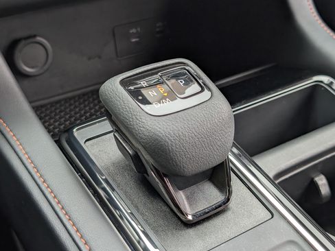 Used 2025 Nissan Pathfinder Rock Creek AWD/4WD image 33