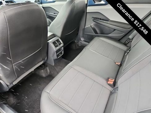 Used 2024 Volkswagen Taos SE image 21