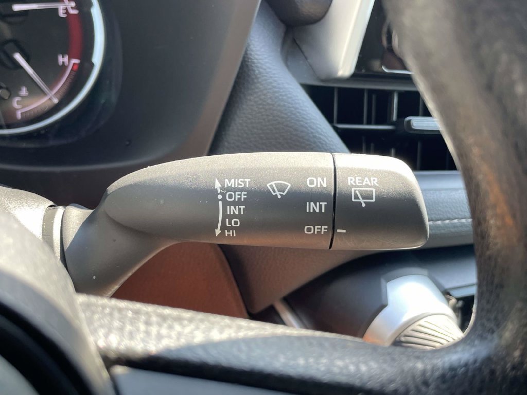 Used 2025 Toyota RAV4 LE FWD image 31