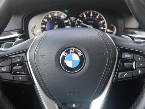 Used 2018 BMW 530i xDrive image 35