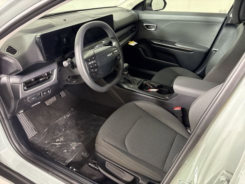 New 2026 Kia K4 LXS image 17