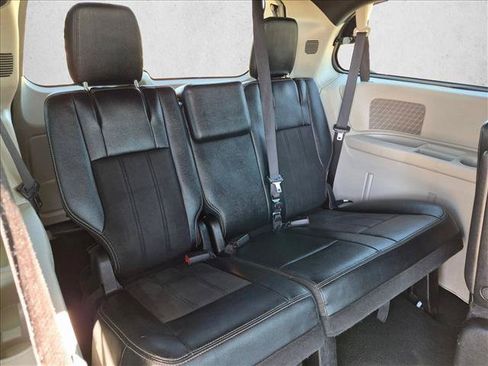 Used 2019 Dodge Grand Caravan SXT FWD image 26