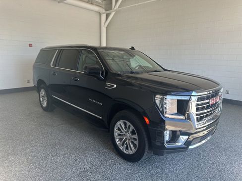 Used 2024 GMC Yukon XL SLT w/ SLT Luxury Package AWD/4WD image 4