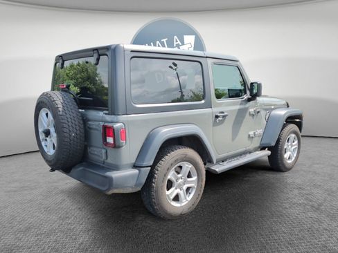 Used 2018 Jeep Wrangler Sport AWD/4WD image 3