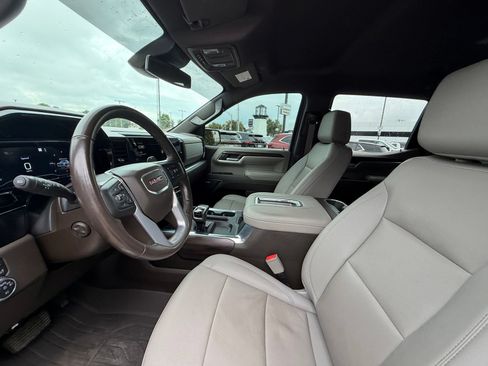 Used 2022 GMC Sierra 1500 SLT w/ SLT Premium Package AWD/4WD image 4