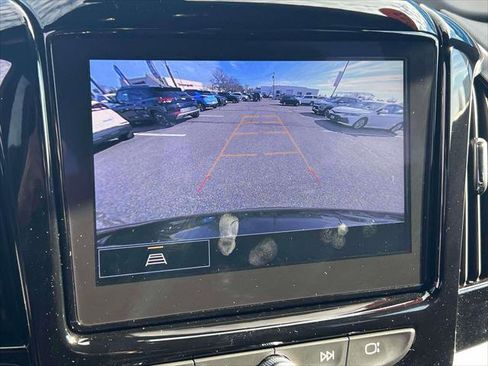 Used 2023 Chevrolet Traverse LT image 30