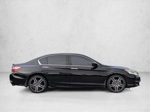 Used 2017 Honda Accord Sport Special Edition image 4