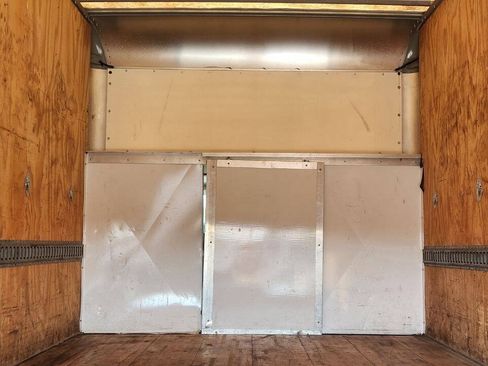 Used 2012 Ford E-450 and Econoline 450 Super Duty RWD image 17