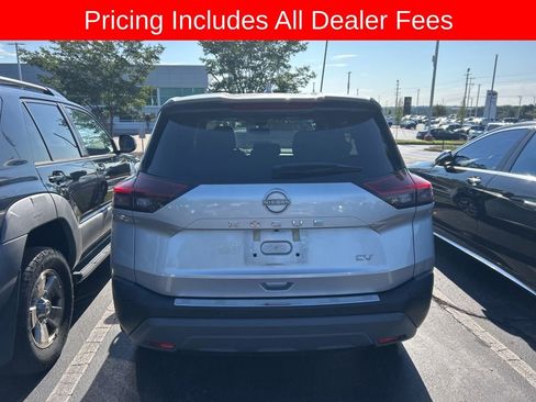 Used 2022 Nissan Rogue SV FWD image 6