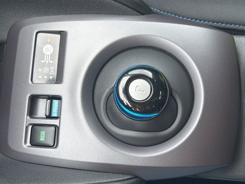 Used 2024 Nissan Leaf S FWD image 25