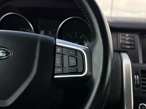 Used 2017 Land Rover Discovery Sport HSE image 10