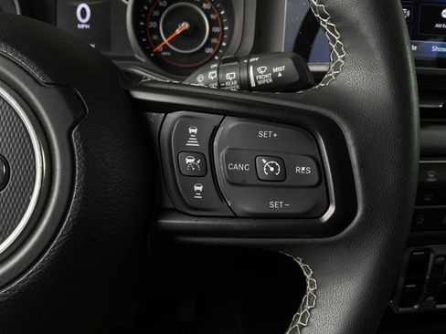 Used 2025 Jeep Wrangler Unlimited Sport AWD/4WD image 31