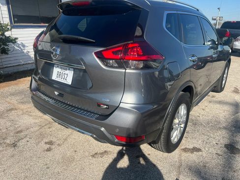 Used 2020 Nissan Rogue SV FWD image 4