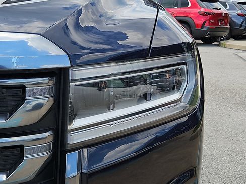 Used 2022 GMC Acadia AT4 AWD/4WD image 9