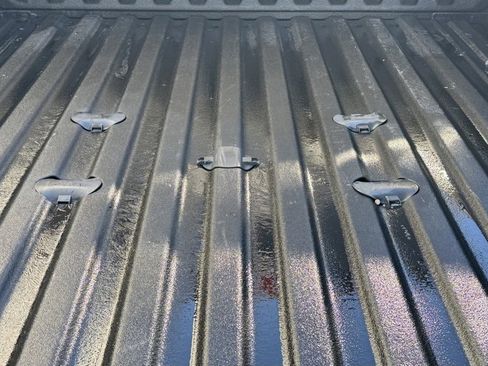 Used 2025 GMC Sierra 2500 AT4 w/ AT4 Premium Plus Package image 9