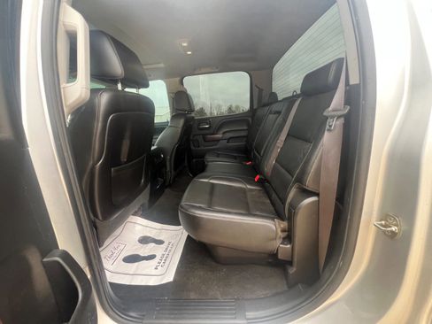 Used 2015 GMC Sierra 2500 SLT w/ Suspension Package, Off-Road image 18