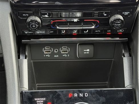 New 2025 Jeep Grand Cherokee Limited w/ Black Appearance Package image 16