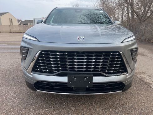 Used 2026 Buick Enclave Avenir w/ Super Cruise Package image 8