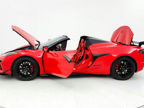 Used 2024 Chevrolet Corvette Z06 image 9