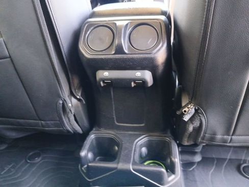 Used 2018 Jeep Wrangler Unlimited Sport S image 25