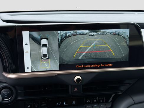 Used 2024 Toyota Crown Platinum image 32