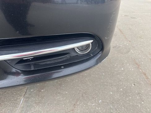 Used 2016 Chrysler Town & Country Touring image 10