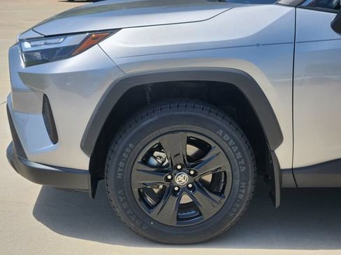Used 2023 Toyota RAV4 XLE w/ Convenience Package FWD image 8