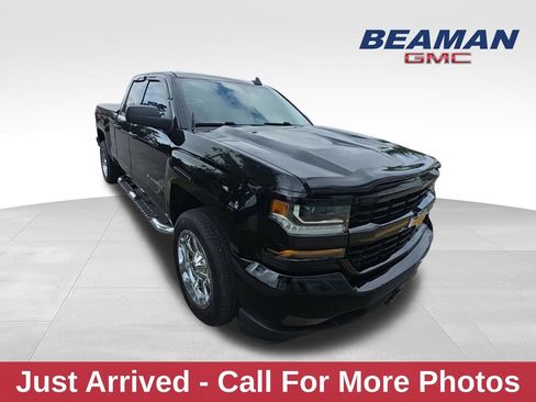 Used 2018 Chevrolet Silverado 1500 Custom w/ Custom Value Package AWD/4WD image 1