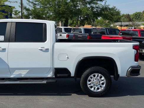 Used 2023 Chevrolet Silverado 2500 LT w/ Convenience Package AWD/4WD image 5