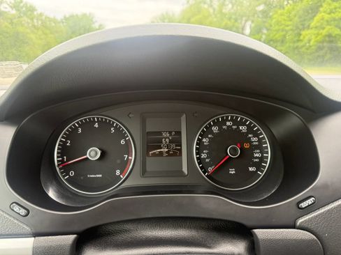 Used 2013 Volkswagen Jetta SE FWD image 17