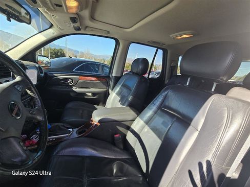 Used 2005 GMC Envoy SLT image 4