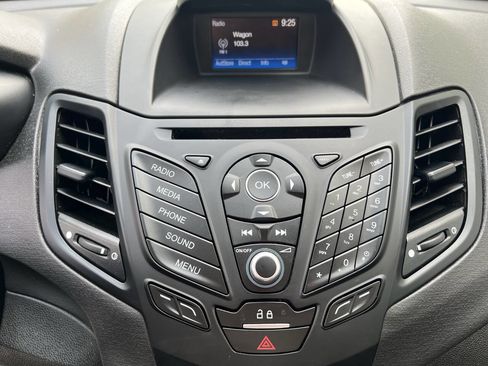 Used 2018 Ford Fiesta SE image 19