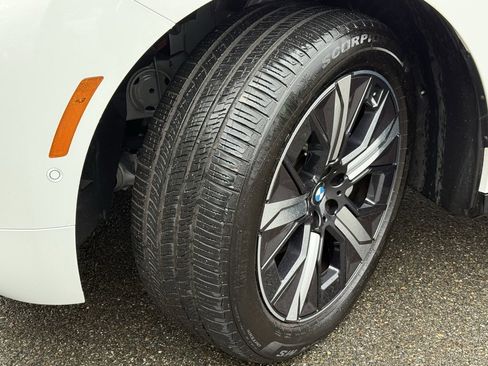 Used 2026 BMW iX xDrive45 image 18