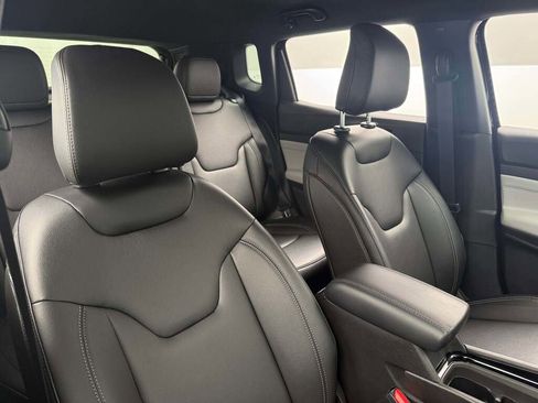 New 2026 Jeep Compass Limited image 18