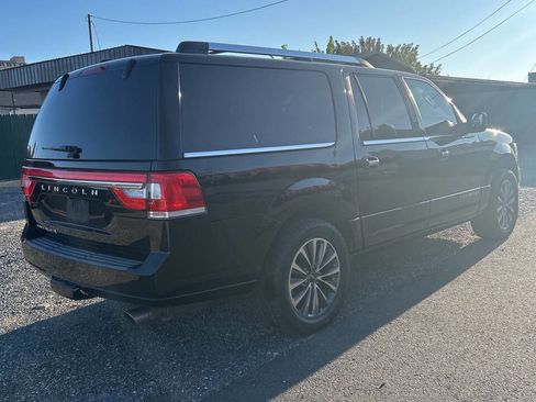 Used 2017 Lincoln Navigator L Select image 4