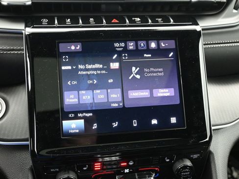 New 2025 Jeep Grand Cherokee Altitude image 12