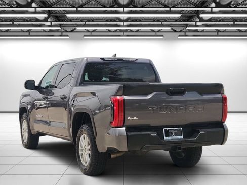 Used 2022 Toyota Tundra SR5 AWD/4WD image 9