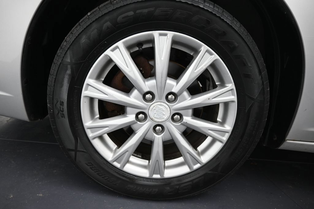 Used 2009 Buick Lucerne CX FWD image 32