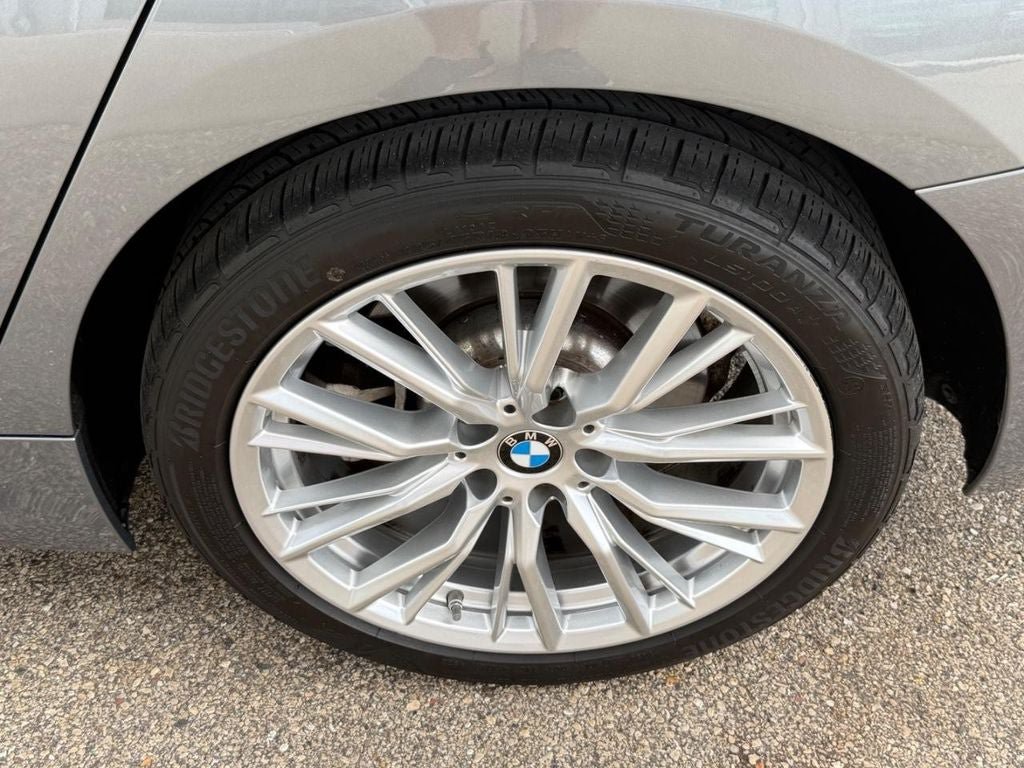 Used 2023 BMW 330i xDrive Sedan w/ Premium Package AWD/4WD image 7