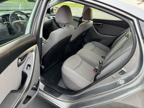 Used 2015 Hyundai Elantra SE w/ Option Group 02 image 19