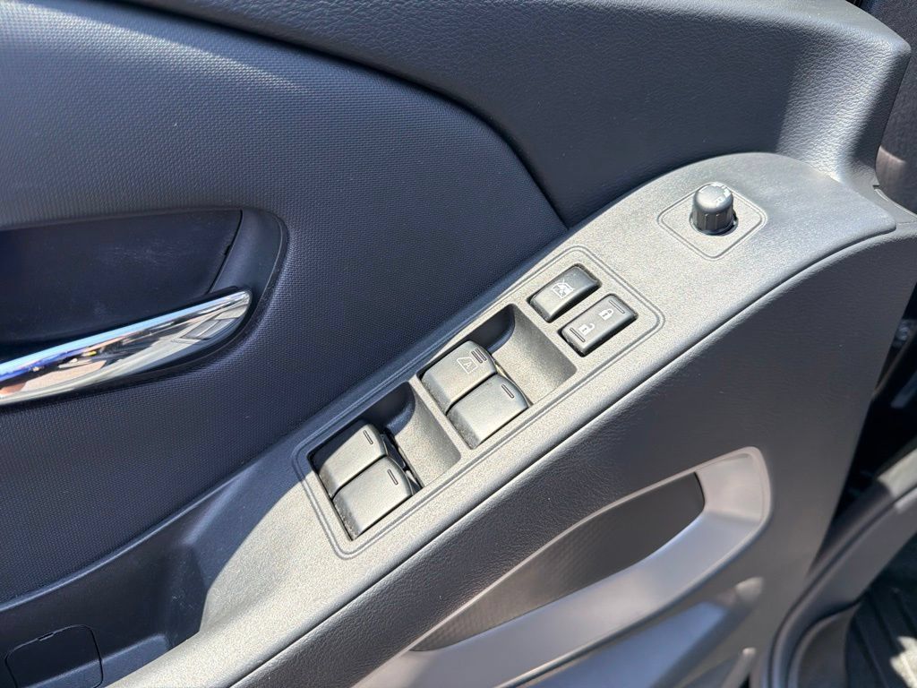 Used 2022 Nissan Frontier SV AWD/4WD image 16