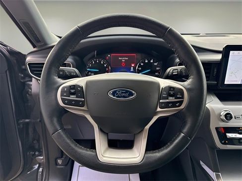 Used 2022 Ford Explorer XLT w/ Equipment Group 202A image 15